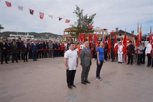 İlçe Kaymakamımız Hasan YAMAN’ ın katılımıyla 19 Mayıs Atatürk’ ü Anma, Gençlik ve Spor Bayramı Kutlandı.